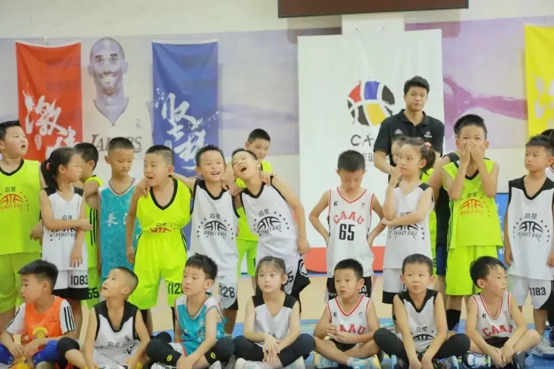 业余篮球爱好者在哪里可以找到表演赛资源_2